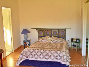 Sud della Francia - Provenza - 5 Camere da letto - Casa di campagna appartamento casa vacanze - camera 1 (PR-493) photo 1 di 5