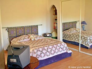 Sud della Francia - Provenza - 5 Camere da letto - Casa di campagna appartamento casa vacanze - camera 1 (PR-493) photo 3 di 5