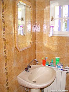 Sud della Francia - Provenza - 5 Camere da letto - Casa di campagna appartamento casa vacanze - bagno 3 (PR-493) photo 1 di 3