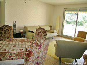 Sud della Francia - Provenza - 2 Camere da letto appartamento casa vacanze - soggiorno (PR-495) photo 2 di 7 Sud della Francia - Provenza - 2 Camere da letto appartamento casa vacanze - soggiorno (PR-495) photo 2 di 7