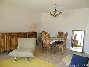Sud della Francia - Provenza - 2 Camere da letto appartamento casa vacanze - soggiorno (PR-495) photo 4 di 7 Sud della Francia - Provenza - 2 Camere da letto appartamento casa vacanze - soggiorno (PR-495) photo 4 di 7