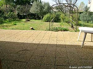 Sud della Francia - Provenza - 2 Camere da letto appartamento casa vacanze - soggiorno (PR-495) photo 5 di 7 Sud della Francia - Provenza - 2 Camere da letto appartamento casa vacanze - soggiorno (PR-495) photo 5 di 7