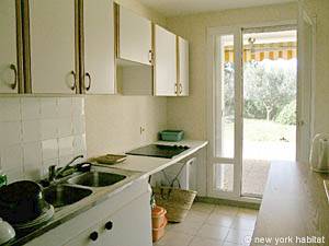 Sud della Francia - Provenza - 2 Camere da letto appartamento casa vacanze - cucina (PR-495) photo 1 di 5 Sud della Francia - Provenza - 2 Camere da letto appartamento casa vacanze - cucina (PR-495) photo 1 di 5