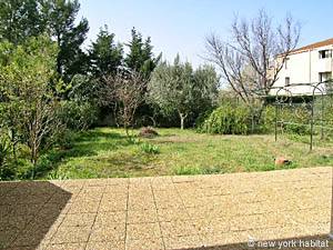 Sud della Francia - Provenza - 2 Camere da letto appartamento casa vacanze - camera 1 (PR-495) photo 4 di 5 Sud della Francia - Provenza - 2 Camere da letto appartamento casa vacanze - camera 1 (PR-495) photo 4 di 5