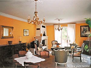South France - Avignon Region - 4 Bedroom - Villa accommodation - living room (PR-500) photo 5 of 12