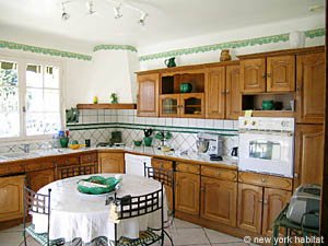 South France - Avignon Region - 4 Bedroom - Villa accommodation - kitchen (PR-500) photo 1 of 6