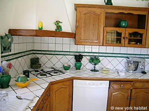 South France - Avignon Region - 4 Bedroom - Villa accommodation - kitchen (PR-500) photo 3 of 6