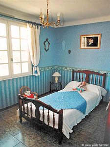 South France - Avignon Region - 4 Bedroom - Villa accommodation - bedroom 4 (PR-500) photo 2 of 4