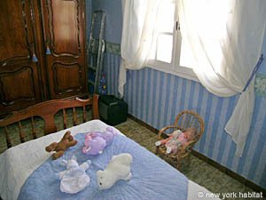 South France - Avignon Region - 4 Bedroom - Villa accommodation - bedroom 4 (PR-500) photo 3 of 4