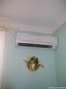 South France - Avignon Region - 4 Bedroom - Villa accommodation - bedroom 3 (PR-500) photo 2 of 3