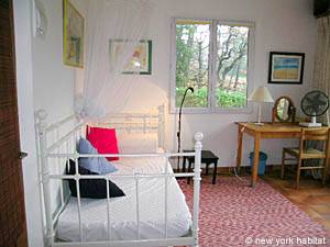 South of France - French Riviera - 2 Bedroom - Maison de Village apartment - bedroom 1 (PR-501) photo 1 of 5