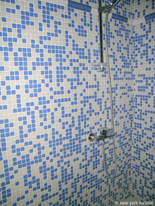 S&uuml;dfrankreich - Avignon und Umgebung - 4 Zimmer - Villa wohnung bed breakfast - badezimmer 1 (PR-504) photo 3 von 6