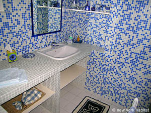 S&uuml;dfrankreich - Avignon und Umgebung - 4 Zimmer - Villa wohnung bed breakfast - badezimmer 1 (PR-504) photo 5 von 6