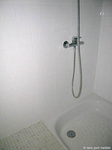 S&uuml;dfrankreich - Avignon und Umgebung - 4 Zimmer - Villa wohnung bed breakfast - badezimmer 2 (PR-504) photo 1 von 4