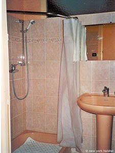 South France - French Riviera - Studio accommodation - bathroom (PR-512) photo 1 of 1