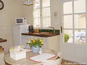 Sud della Francia - Provenza - Luberon - 2 Camere da letto - Casa di campagna appartamento casa vacanze - cucina (PR-534) photo 6 di 7