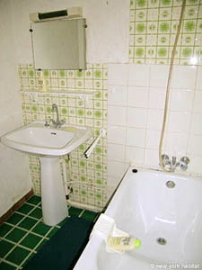 South France - Aix en Provence - Marseilles - Studio accommodation - bathroom (PR-543) photo 1 of 4