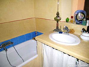 S&uuml;dfrankreich - Provence - 6 Zimmer - Villa ferienwohnung - badezimmer 1 (PR-546) photo 1 von 3