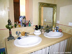 S&uuml;dfrankreich - Provence - 6 Zimmer - Villa ferienwohnung - badezimmer 1 (PR-546) photo 2 von 3
