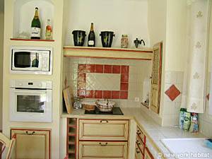 South France - Alpilles - 4 Bedroom - Villa accommodation - kitchen (PR-556) photo 4 of 9