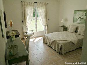 South France - Alpilles - 4 Bedroom - Villa accommodation - bedroom 1 (PR-556) photo 1 of 5