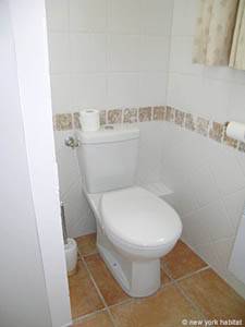 South France - Alpilles - 4 Bedroom - Villa accommodation - bathroom 1 (PR-556) photo 4 of 5