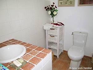 South France - Alpilles - 4 Bedroom - Villa accommodation - bathroom 1 (PR-556) photo 5 of 5