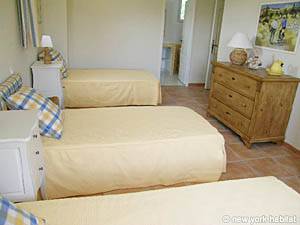 South France - Alpilles - 4 Bedroom - Villa accommodation - bedroom 2 (PR-556) photo 6 of 6