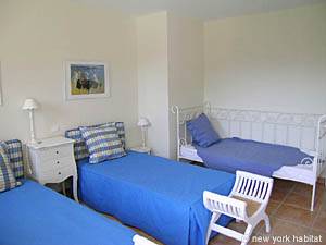 South France - Alpilles - 4 Bedroom - Villa accommodation - bedroom 3 (PR-556) photo 4 of 4
