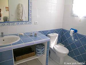 South France - Alpilles - 4 Bedroom - Villa accommodation - bathroom 3 (PR-556) photo 1 of 3