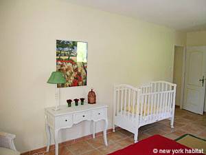 South France - Alpilles - 4 Bedroom - Villa accommodation - bedroom 4 (PR-556) photo 3 of 5