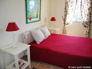 South France - Alpilles - 4 Bedroom - Villa accommodation - bedroom 4 (PR-556) photo 5 of 5