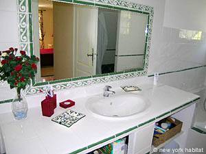 South France - Alpilles - 4 Bedroom - Villa accommodation - bathroom 4 (PR-556) photo 1 of 4