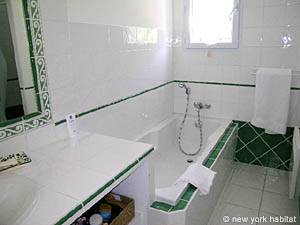 South France - Alpilles - 4 Bedroom - Villa accommodation - bathroom 4 (PR-556) photo 3 of 4