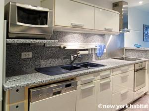 Sud de la France - C&ocirc;te d'Azur - T4 appartement location vacances - cuisine (PR-562) photo 2 sur 3