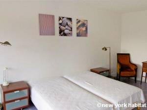 Sud de la France - C&ocirc;te d'Azur - T4 appartement location vacances - chambre 1 (PR-562) photo 2 sur 5