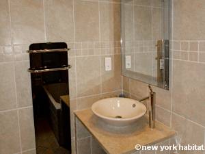 Sud de la France - C&ocirc;te d'Azur - T4 appartement location vacances - salle de bain 1 (PR-562) photo 1 sur 3