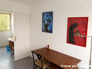 Sud de la France - C&ocirc;te d'Azur - T4 appartement location vacances - chambre 2 (PR-562) photo 4 sur 5