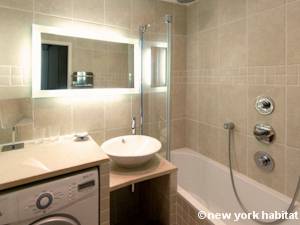 Sud de la France - C&ocirc;te d'Azur - T4 appartement location vacances - salle de bain 2 (PR-562) photo 1 sur 2