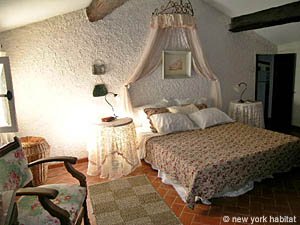 South France - Provence Luberon - 2 Bedroom - Duplex accommodation - bedroom 1 (PR-570) photo 3 of 6