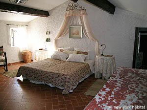 South France - Provence Luberon - 2 Bedroom - Duplex accommodation - bedroom 1 (PR-570) photo 2 of 6