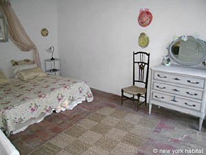 South France - Provence Luberon - 2 Bedroom - Duplex accommodation - bedroom 2 (PR-570) photo 3 of 5