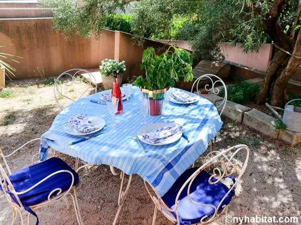 South of France Avignon, Provence - 2 Bedroom accommodation - Apartment reference PR-584