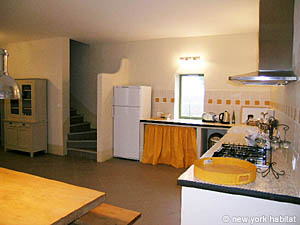 Sud de la France - Avignon et sa r&eacute;gion - T4 - Mas appartements location vacances - cuisine (PR-591) photo 6 de 13