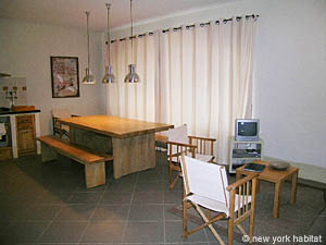 Sud de la France - Avignon et sa r&eacute;gion - T4 - Mas appartements location vacances - cuisine (PR-591) photo 7 de 13