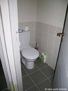 Sud de la France - Avignon et sa r&eacute;gion - T4 - Mas appartements location vacances - salle d'eau 1 (PR-591) photo 5 de 5