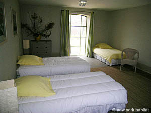 Sud de la France - Avignon et sa r&eacute;gion - T4 - Mas appartements location vacances - chambre 3 (PR-591) photo 2 de 7