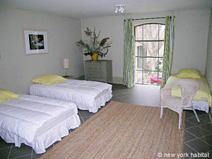 Sud de la France - Avignon et sa r&eacute;gion - T4 - Mas appartements location vacances - chambre 3 (PR-591) photo 3 de 7