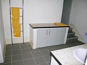 Sud de la France - Avignon et sa r&eacute;gion - T4 - Mas appartements location vacances - salle d'eau 2 (PR-591) photo 2 de 6