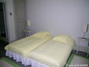 Sud della Francia - Regione di Avignone - 2 Camere - Mas appartamento casa vacanze - camera 1 (PR-592) photo 3 di 6